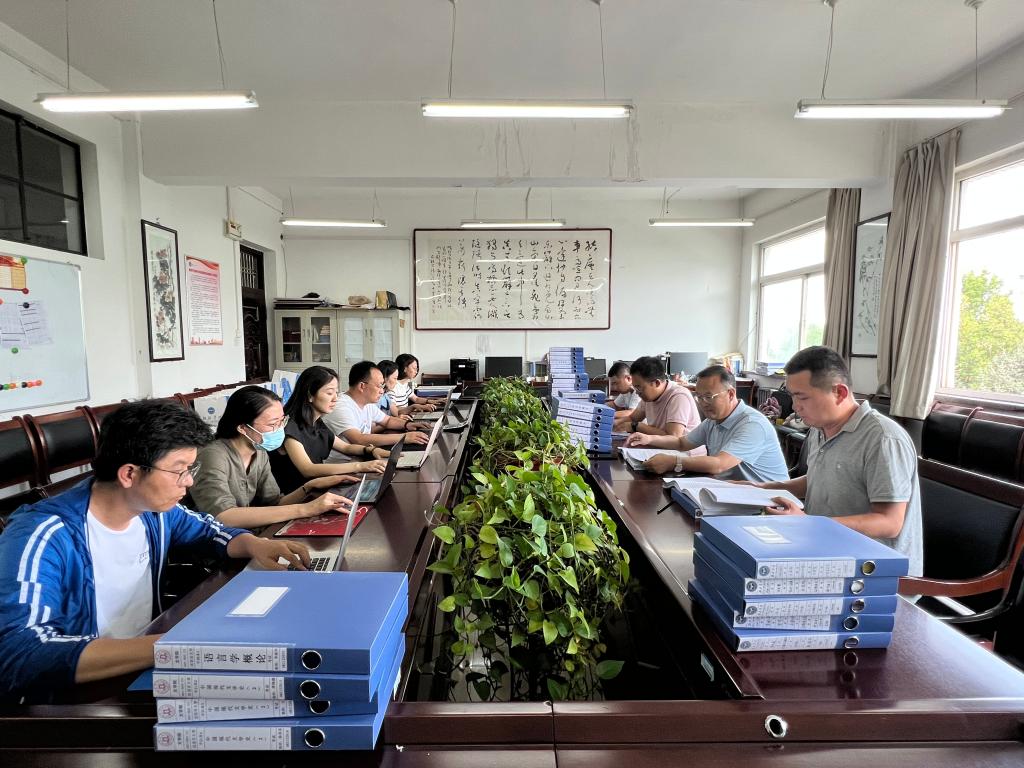 沒有暑假 追趕超越 文學院穩步推進本科教育教學審核評估工作